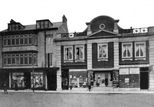 Palacein1923